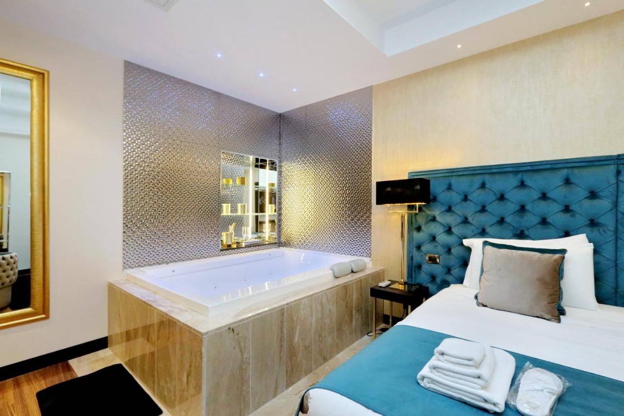 Trevi Diamond Luxury Suites & Jacuzzi Roma Dış mekan fotoğraf